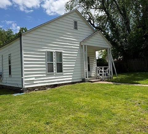 2nd image of 907 Young Street