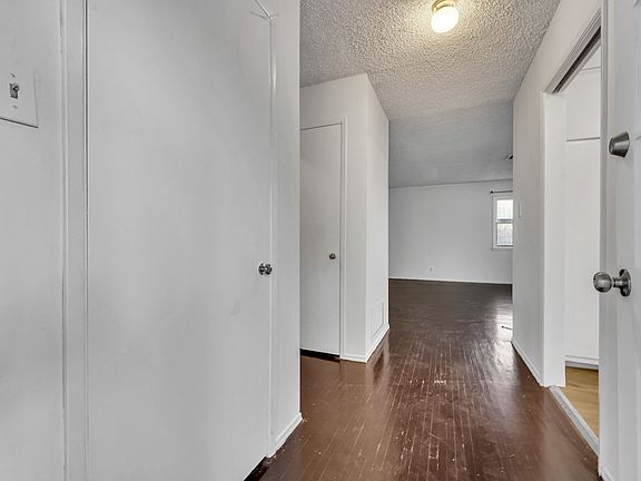 3rd image of 1417 W Avenue H9