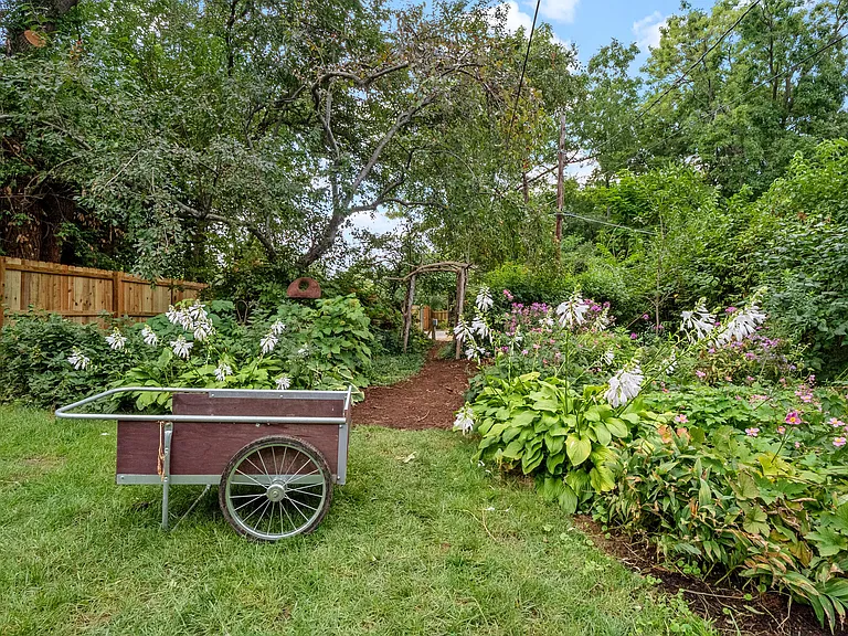 4388 McPherson Ave — Photo 34