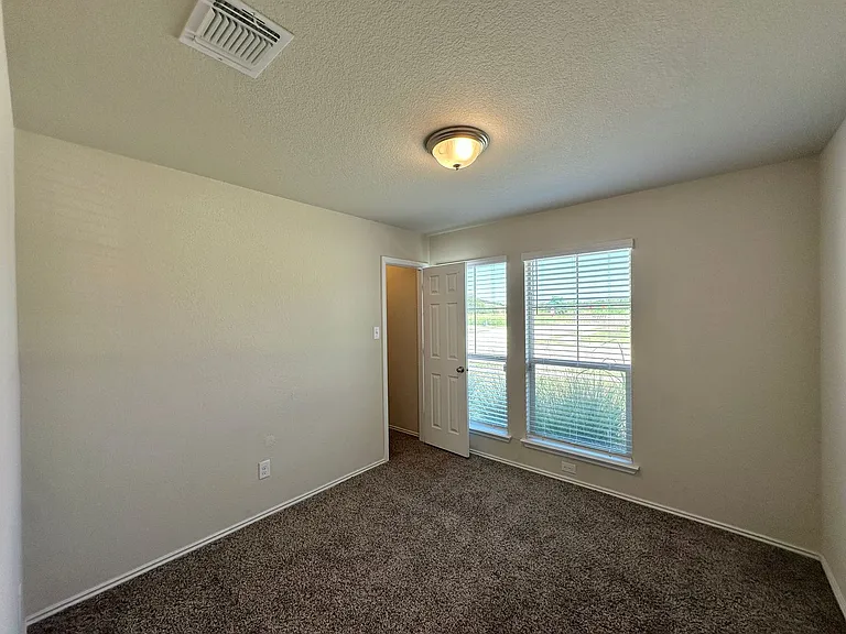300 Danielle Dr — Photo 26