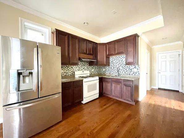3026 S Emerald Ave #2F, Chicago, IL 60616