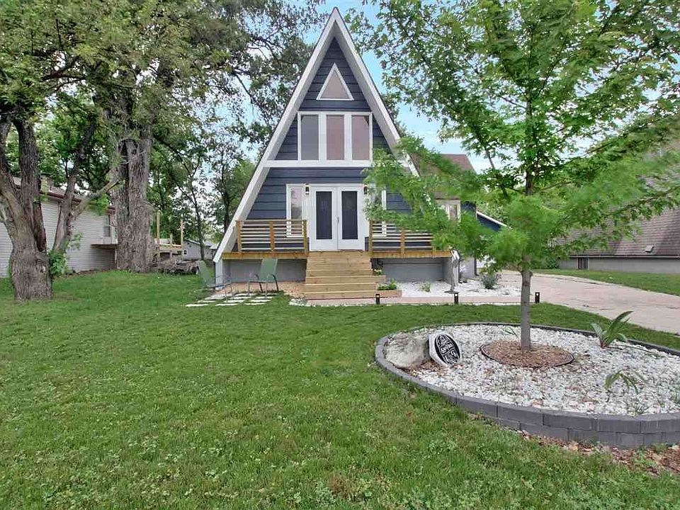 1st image of 4632 S Clarence Ave