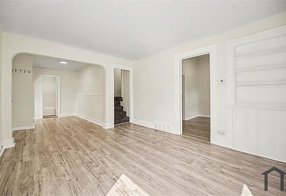 4th image of 701 Meade St