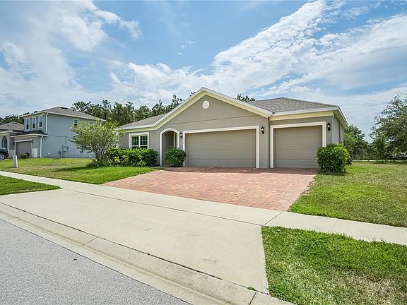 2nd image of 5528R Windsong Oak Dr