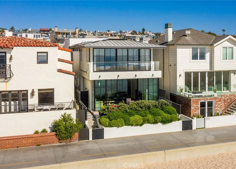 2428 The Strand
