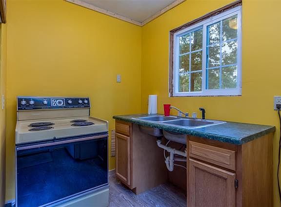 4th image of 13243 Lakeview Dr
