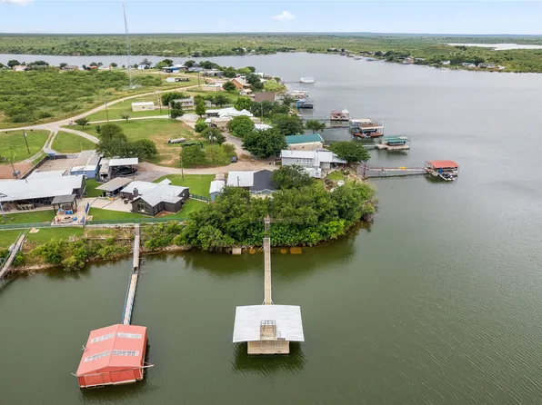 326 Moonshine Cir, Seymour, TX 76380