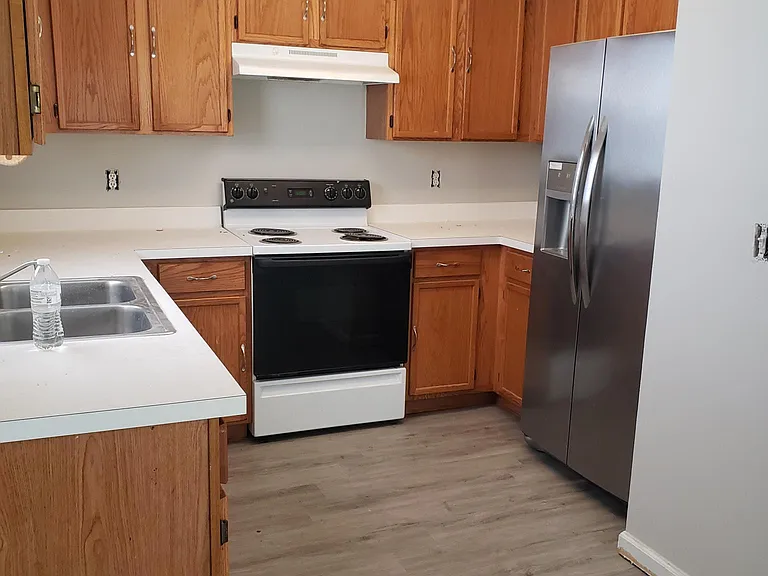 410 Sapphire Dr — Photo 5
