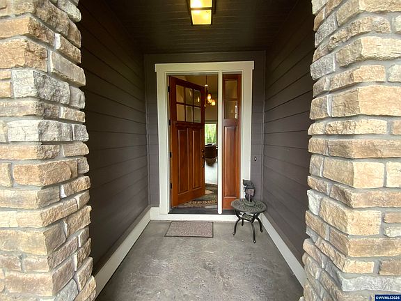 4th image of 4066 Spooner St