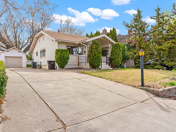 2nd image of 3010 W Yakima Ave