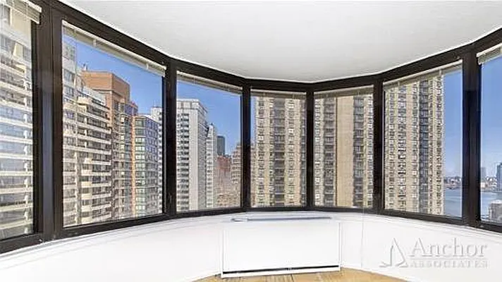 Rented by Anchor Associates | media 10