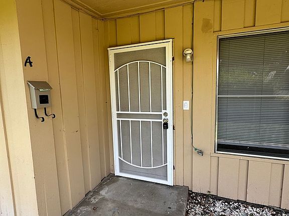 2nd image of 1140 W Tulare Ave #A