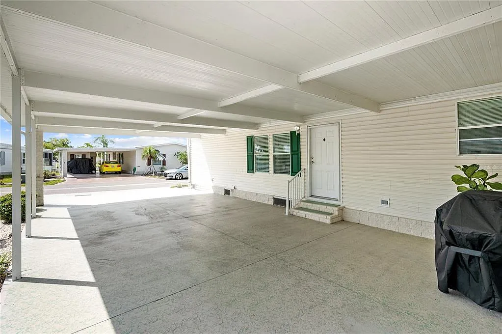 3 bed, 2.0 bath, 1700 sqft, $2,000 — Photo 3
