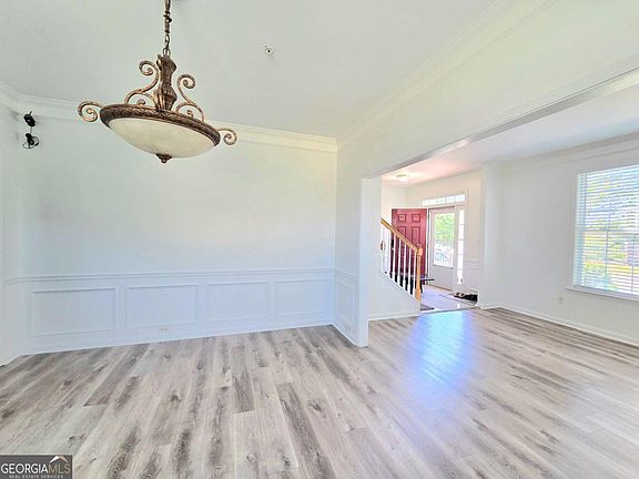 5th image of 1140 Foxcroft Dr