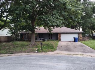 8505 Lynwood Cir, Broken Arrow, OK 74011