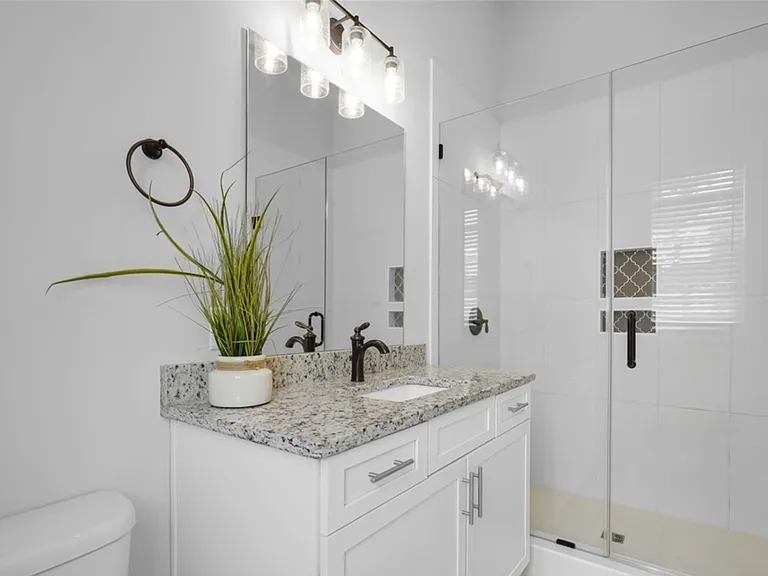 1507 Price St — Photo 10