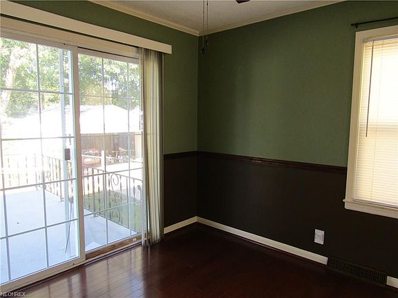 4th image of 137 Hayes Ave