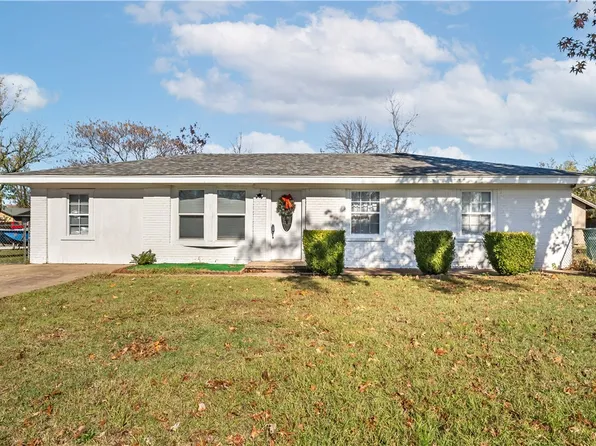 1905 W Wood St, Rogers, AR 72756