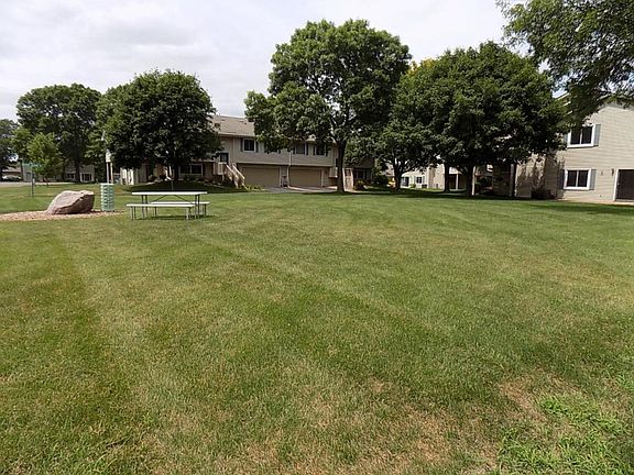 3rd image of 8451 Thomas Ct N