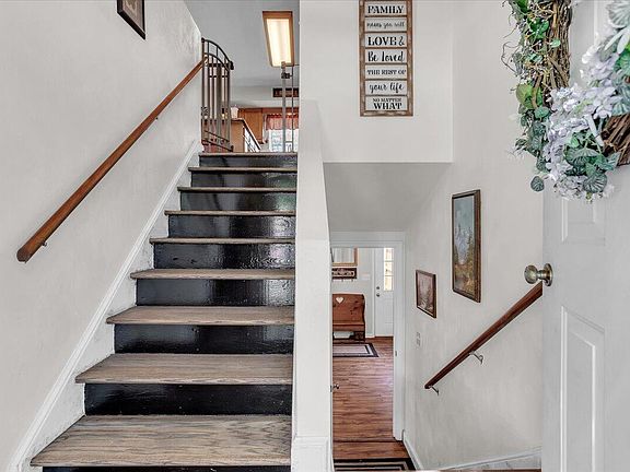 3rd image of 1701 Melbourne Dr