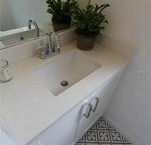 1301 E Cayuga St — Photo 14