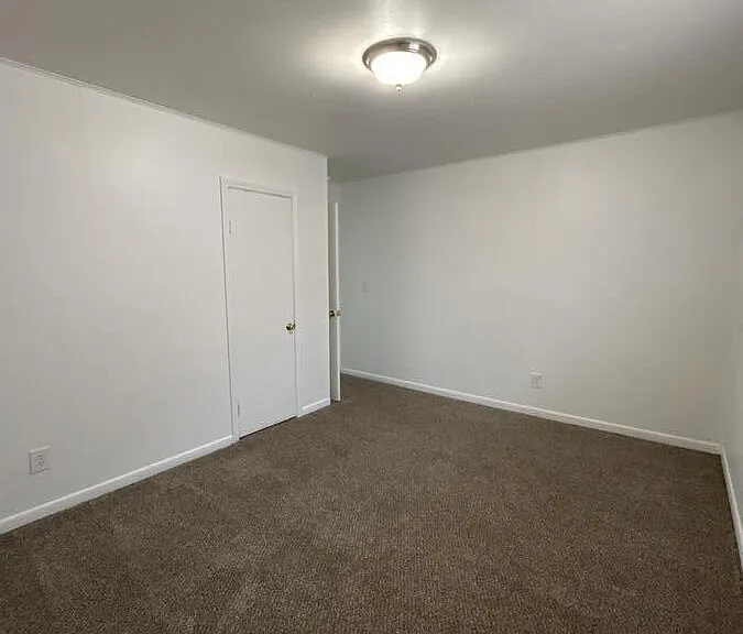 72 Harvey Pl — Photo 13