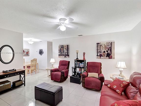 3rd image of 17090 NE 14th Ave APT 304