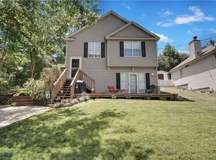 5335 Renault St, Cumming, GA 30041