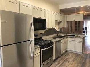 198 4th St #2, Troy, NY 12180