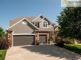 2808 SE Smith Dr, Lees Summit, MO 64063