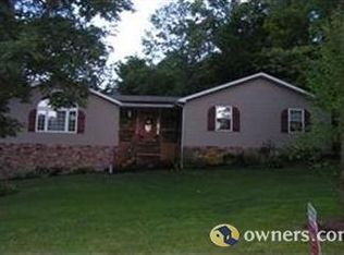 17 Robinwood Dr, Oakland, MD