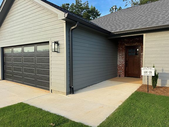 4th image of 230 Thaxton Hills Dr