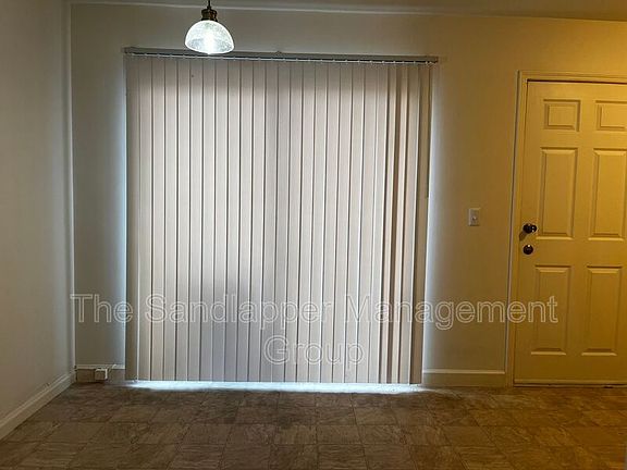 4th image of 2446 Woodstock Ave