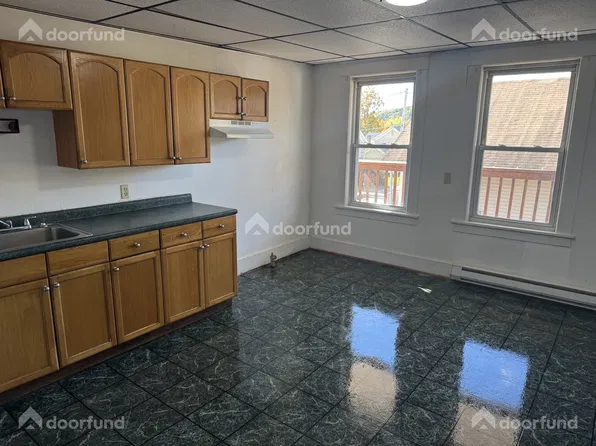 224 Main St APT 9, Athol, MA 01331