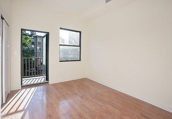 4th image of 318 E 117th St #2B