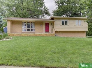 9604 Ruggles St, Omaha, NE 68134