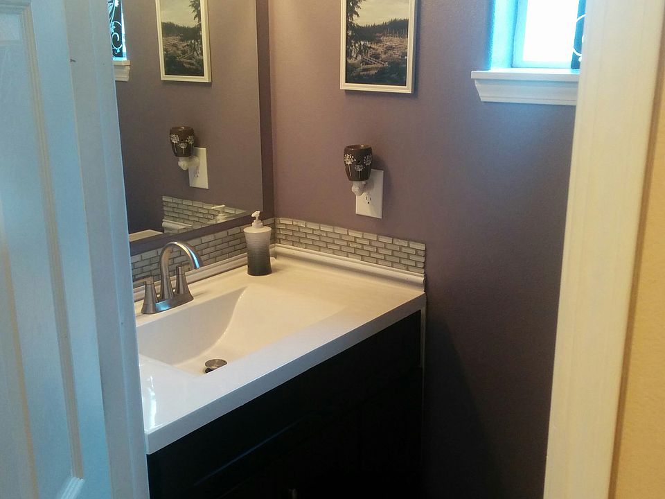 2nd image of 864 SE 74th Ave