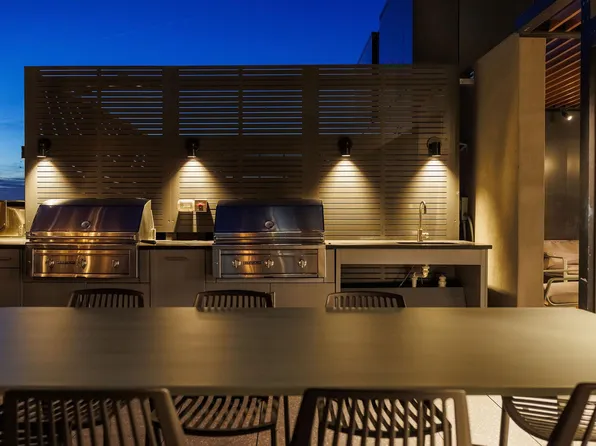 180 Morgan Street image 72 of 140