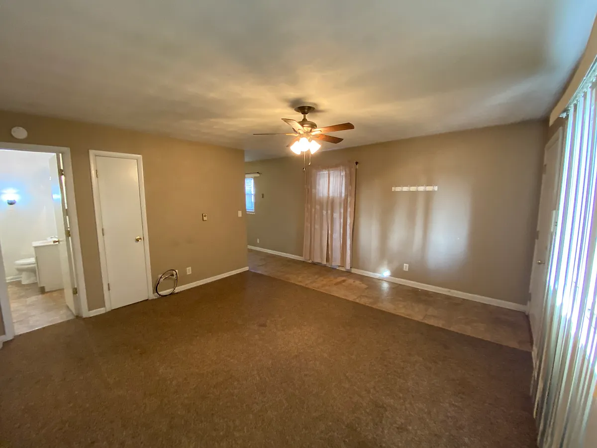Building Photo - 535 Fairfield Ave #537