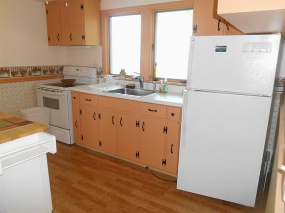 4th image of 119 Beach St