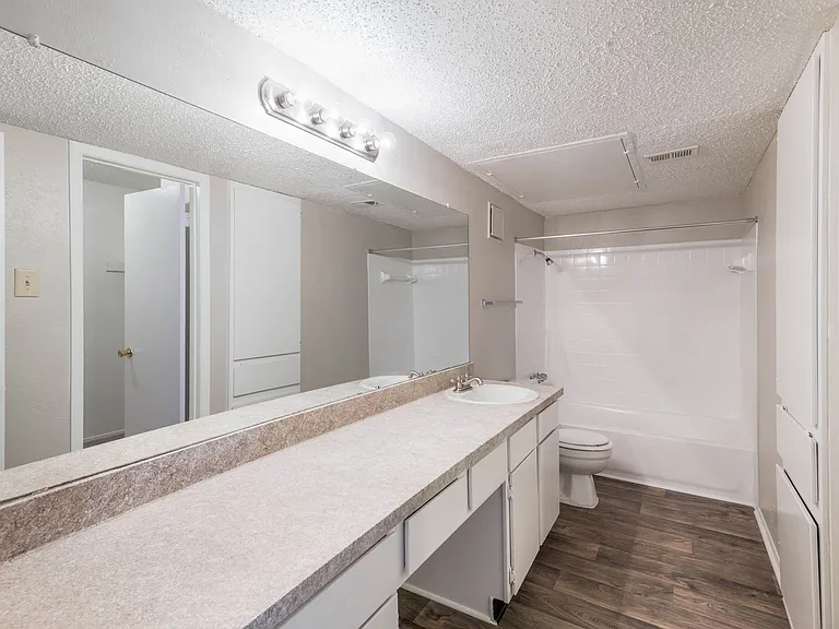 Sawgrass: Bathroom