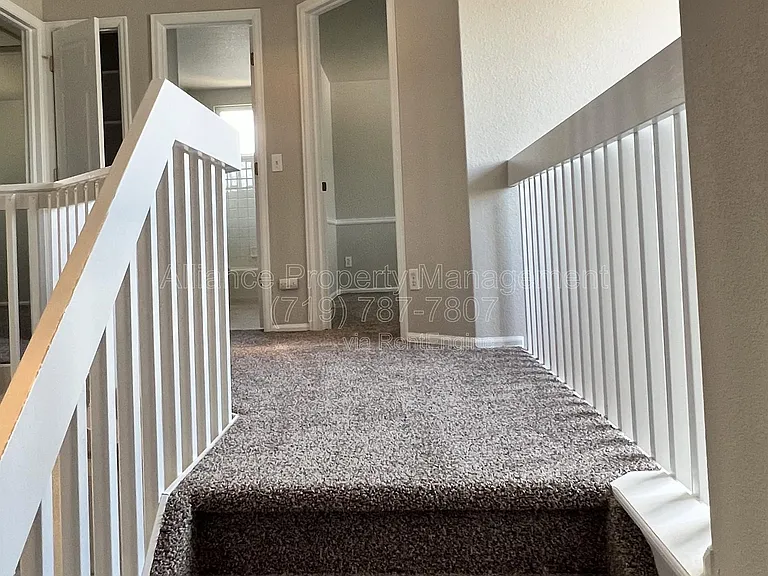 5671 Vermillion Bluffs Dr — Photo 20