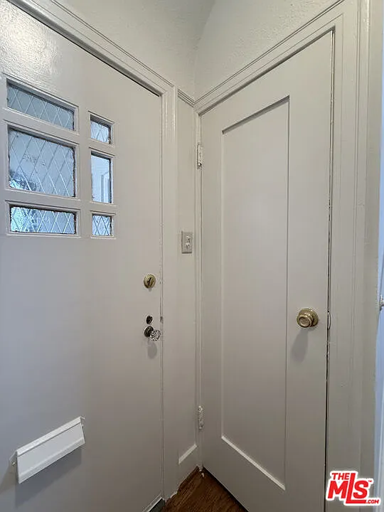 3 bed, 2.0 bath, 1934 sqft, $5,100 — Photo 3