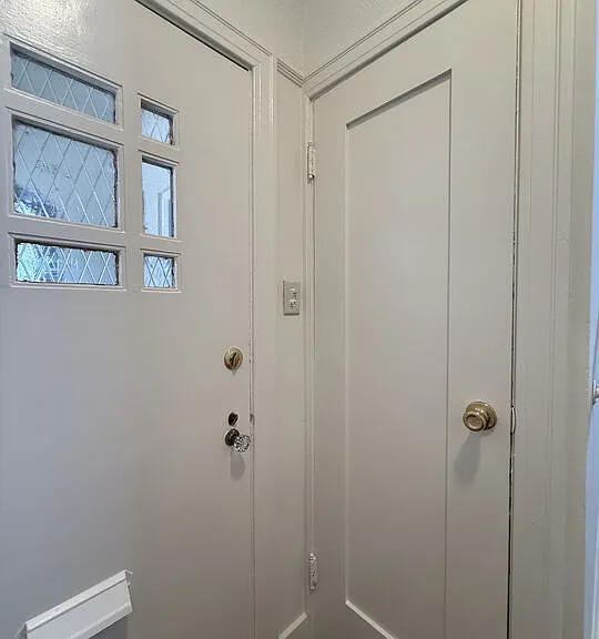 1249 S Tremaine Ave — Photo 3