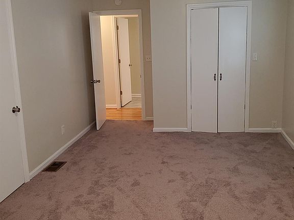 5th image of 316 W Erskine Dr