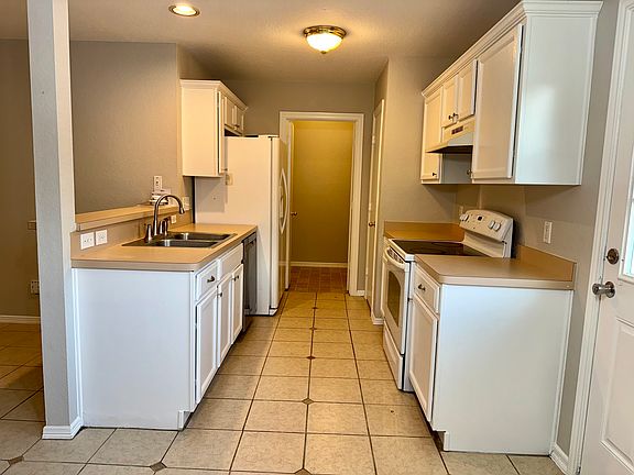 4th image of 17319 Box Canyon Dr
