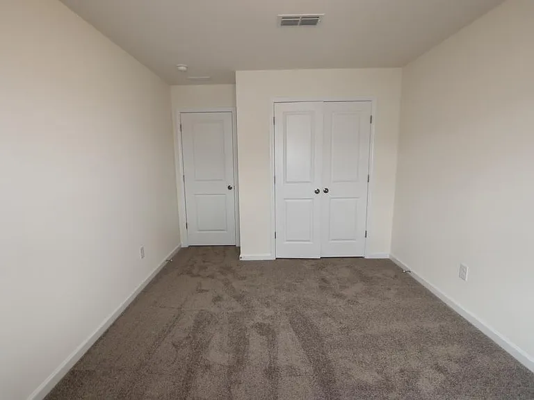 2645 Aubrey St — Photo 12