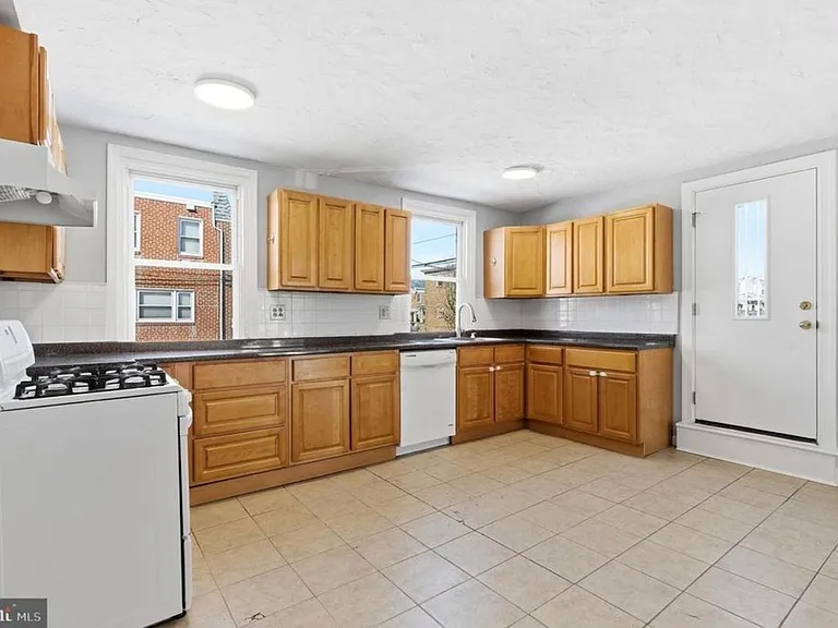 6266 Marsden St #A — Photo 9