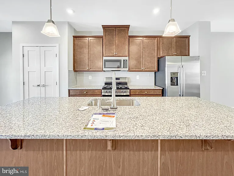 1785 Atlas Dr — Photo 5