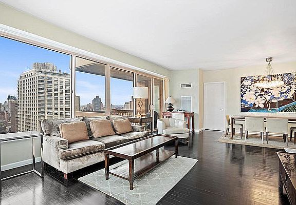 3rd image of 200 E 69th St APT 26A
